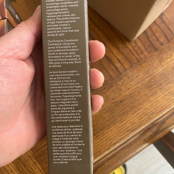 BECCA Cosmetics Ultimate Coverage 24 Hr Foundation CARDAMOM - Picture 4 of 6